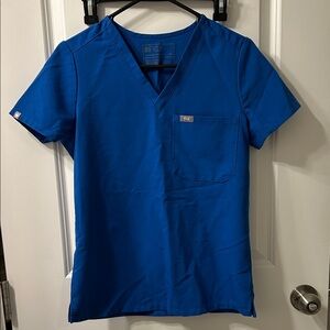 Figs Women’s Short Sleeve V-Neck Tee in Blue